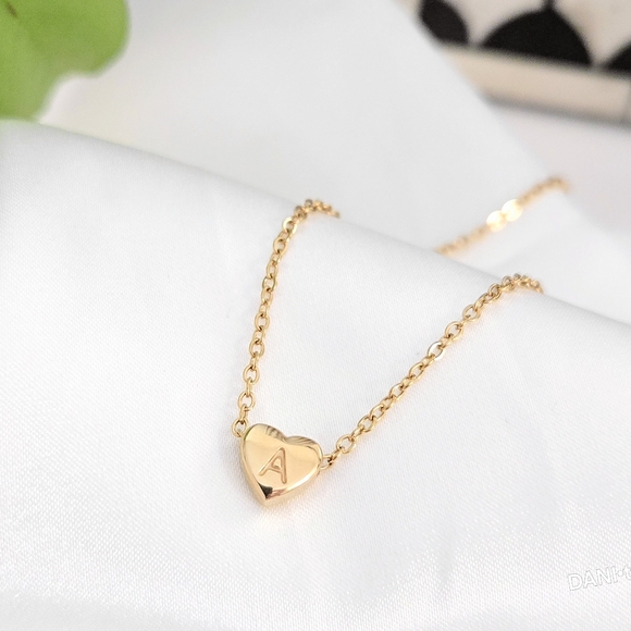 NEW Gold Candy Heart Shape Letter A Engraved Pendant Necklace - Picture 7 of 7